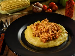 Frango Com Polenta: Como Fazer Essa Receita de Uma Maneira Simples